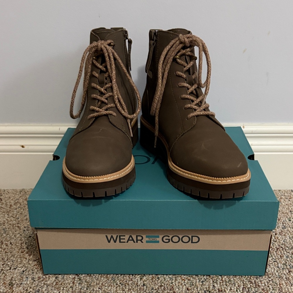 Toms Brown Lace Up Boots
